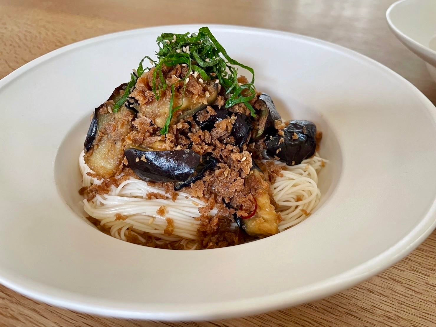 【夏の味覚!大豆ミートレシピ】ナスのピリ辛素麺