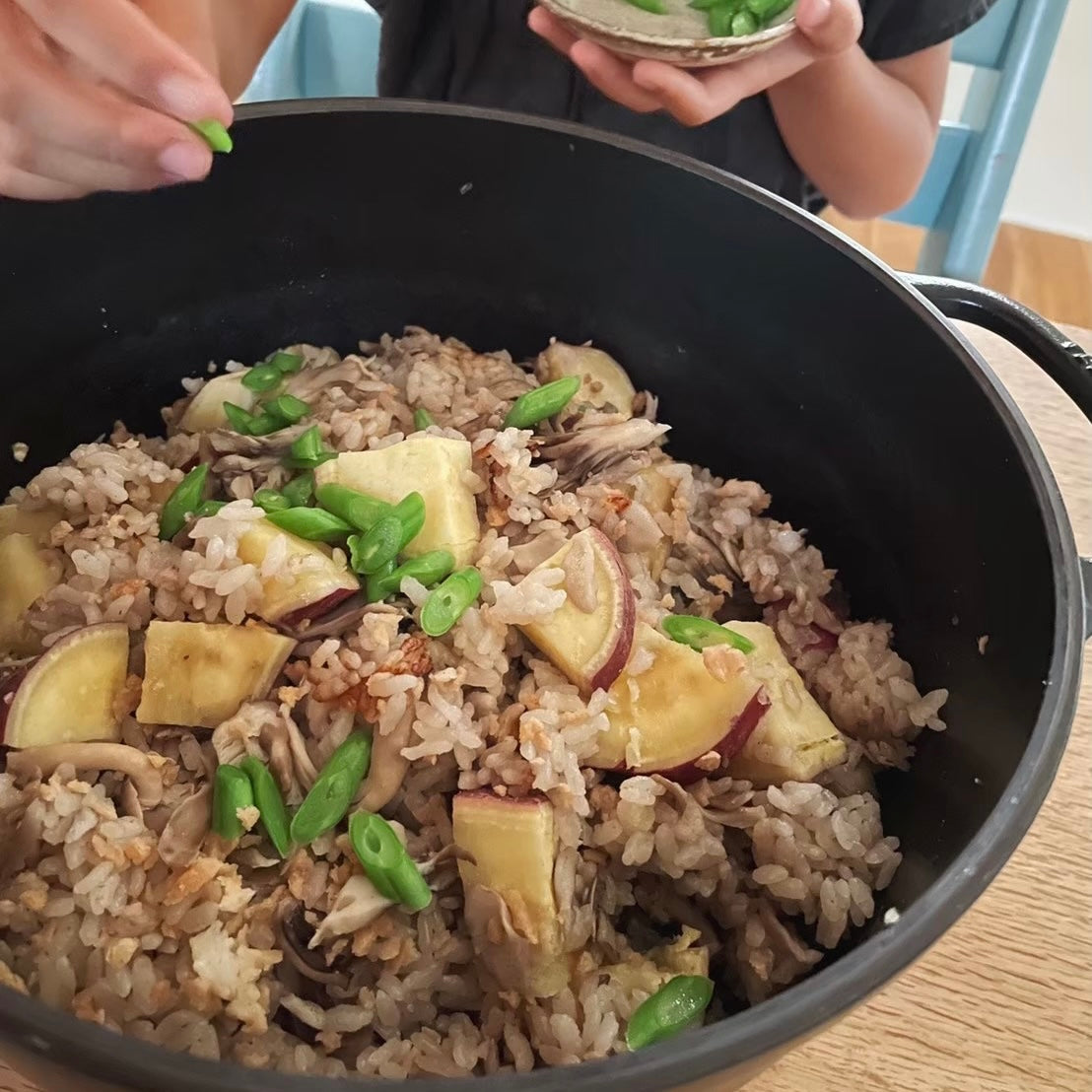【秋の味覚!大豆ミートレシピ】秋のふっくら炊き込みごはん