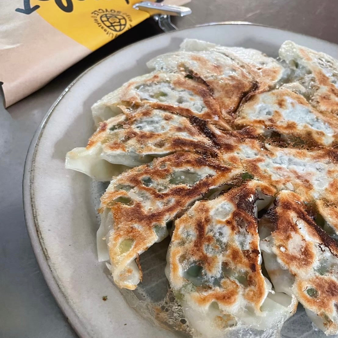 【大満足!大豆ミートレシピ】羽付き餃子